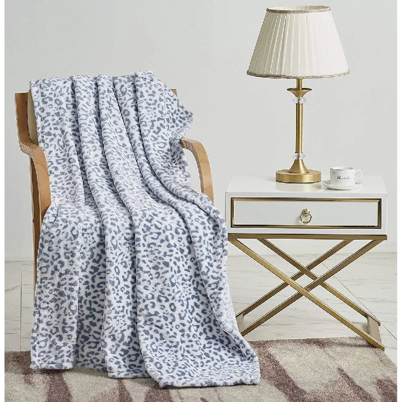 Silk blankets with a smooth and elegant touchNoble House by Décor&More Extra Heavy and Plush Oversized Throw Blanket (50" x 70") - Grey&White Leopard Silk blankets with a smooth and elegant touchNoble House by Décor&More Extra Heavy and Plush Oversized Throw Blanket (50" x 70") - Grey&White Leopard