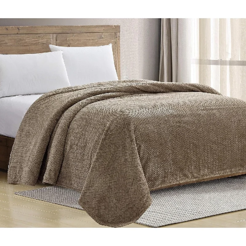 Silk blankets with a smooth and elegant touchNoble House by Décor&More Extra Heavy and Plush Queen Size Chevron Braided Blanket (90" x 90") - Taupe Silk blankets with a smooth and elegant touchNoble House by Décor&More Extra Heavy and Plush Queen Size Chevron Braided Blanket (90" x 90") - Taupe