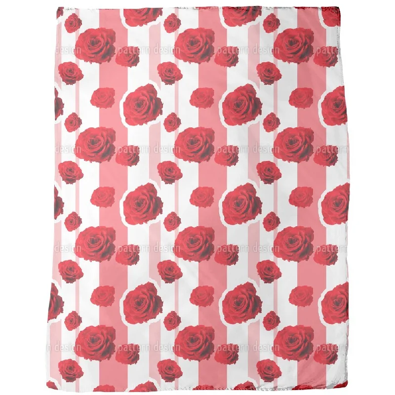 Chenille blankets with a thick and fuzzy textureRed Roses Fleece Blanket