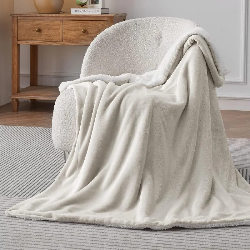 Chenille blankets with a thick and fuzzy textureSoft Fuzzy Plush Fleece Throw Blanket Couch Blanket for All Seasons