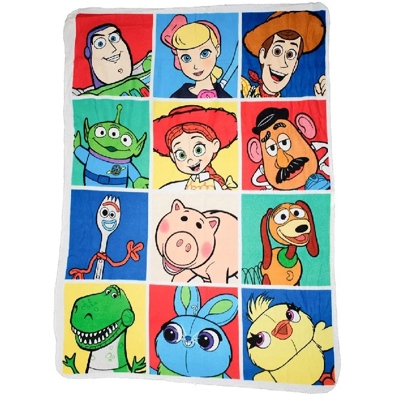 Queen - size blankets for standard - sized bedsThe Northwest Company TOY STORY 4 FAMILY PORTRAIT, Yellow Queen - size blankets for standard - sized bedsThe Northwest Company TOY STORY 4 FAMILY PORTRAIT, Yellow