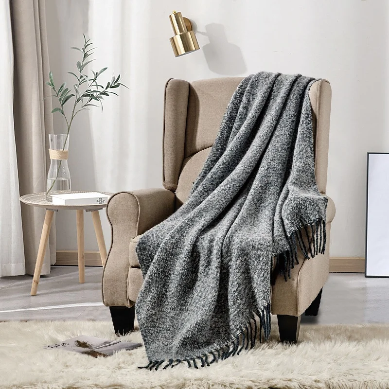 Microfiber blankets that are durable and easy to care forUltra Soft Polyester Acrylic Decorative Throw Blanket - Green Microfiber blankets that are durable and easy to care forUltra Soft Polyester Acrylic Decorative Throw Blanket - Green