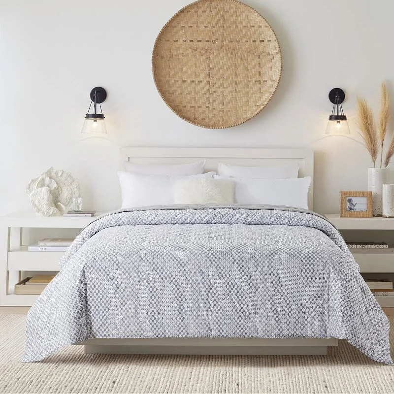 Microfiber blankets that are durable and easy to care forWaverly Antimicrobial Cotton Reversible Down Alternative Blanket Microfiber blankets that are durable and easy to care forWaverly Antimicrobial Cotton Reversible Down Alternative Blanket