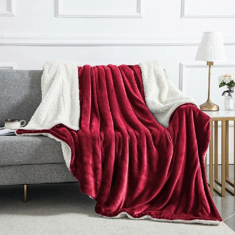 Chenille blankets with a thick and fuzzy texture50" x 60" 400 Gsm Throws Sherpa Fleece Blanket Reversible Burgundy Chenille blankets with a thick and fuzzy texture50" x 60" 400 Gsm Throws Sherpa Fleece Blanket Reversible Burgundy