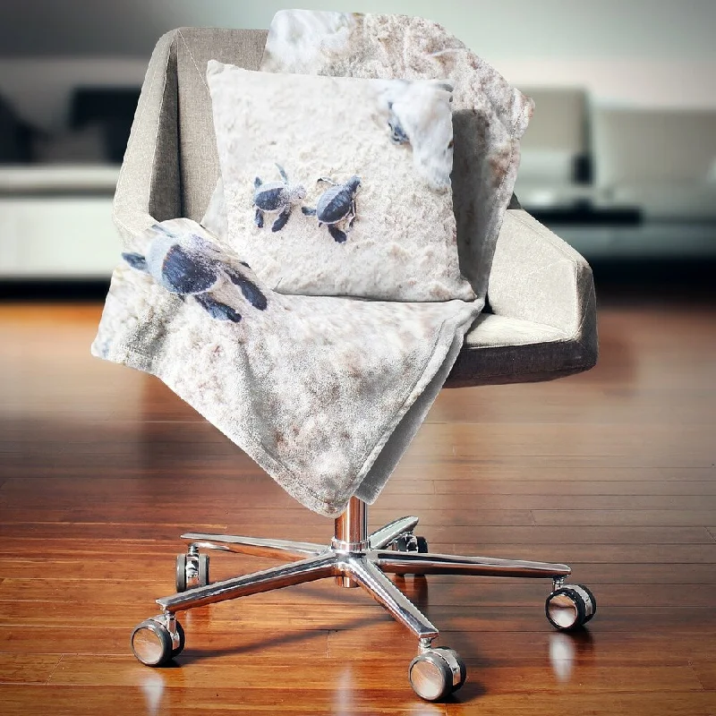 Synthetic fiber blend blankets for a budget - friendly choiceDesignart 'Baby Green Turtles on Sand' Animal Throw Blanket