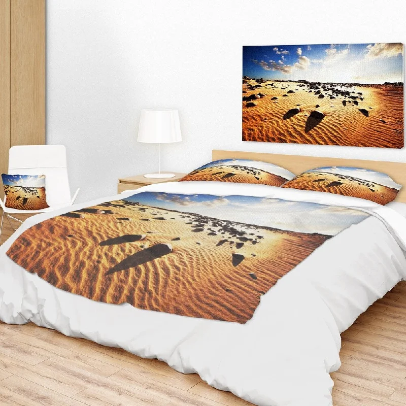 King - size blankets to cover large beds comfortablyDesignart 'Beautiful Rocky Sand Desert' African Landscape Fleece Throw Blanket