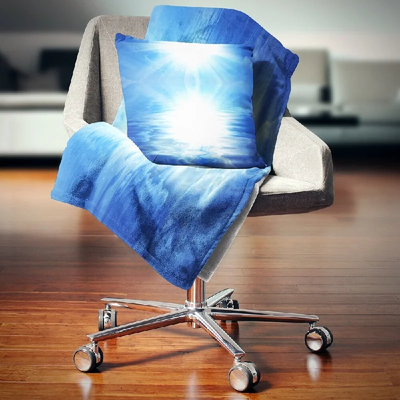 Bamboo fiber blankets with natural antibacterial propertiesDesignart 'Blue Sky Mirrored in Blue Sea' Seascape Throw Blanket Bamboo fiber blankets with natural antibacterial propertiesDesignart 'Blue Sky Mirrored in Blue Sea' Seascape Throw Blanket
