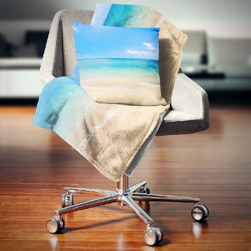 Cashmere blankets for ultimate softness and luxuryDesignart 'Blue Waters Below Blue Sky' Seashore Photo Throw Blanket Cashmere blankets for ultimate softness and luxuryDesignart 'Blue Waters Below Blue Sky' Seashore Photo Throw Blanket