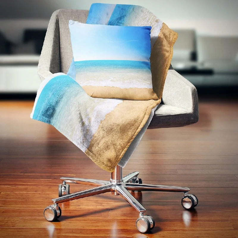 Synthetic fiber blend blankets for a budget - friendly choiceDesignart 'Blue Waves at Tropical Beach' Seashore Photo Throw Blanket Synthetic fiber blend blankets for a budget - friendly choiceDesignart 'Blue Waves at Tropical Beach' Seashore Photo Throw Blanket
