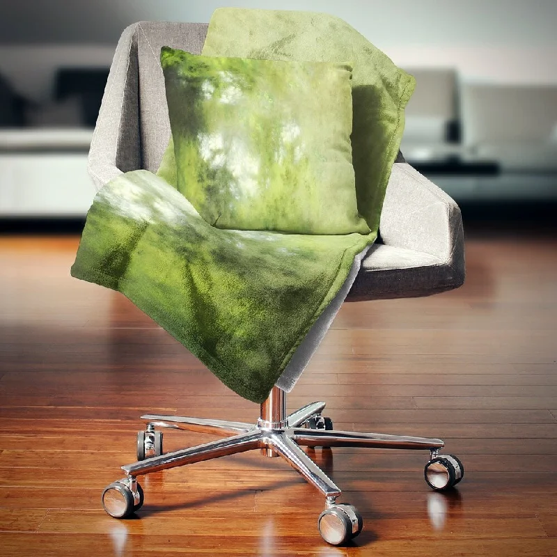 Recycled polyester blankets for an eco - conscious optionDesignart 'Blur Green Sky with Stars' Abstract Throw Blanket Recycled polyester blankets for an eco - conscious optionDesignart 'Blur Green Sky with Stars' Abstract Throw Blanket