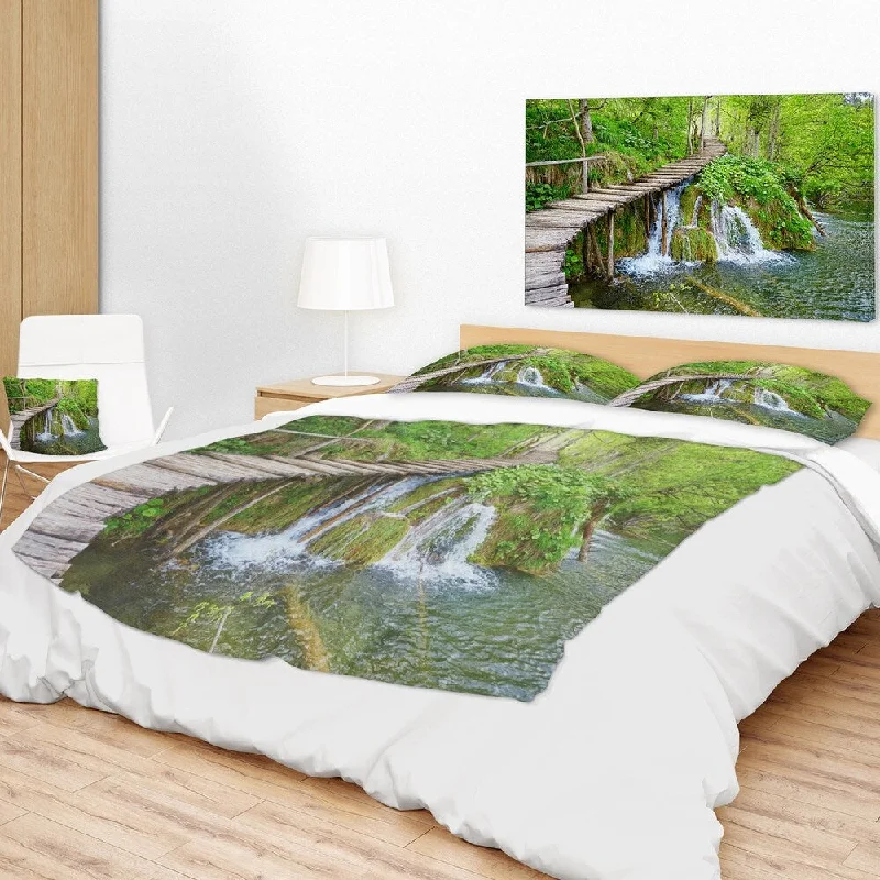 Rayon from bamboo blankets for a silky and breathable feelDesignart 'Cascades in Plitvice Lakes' Landscape Photography Throw Blanket Rayon from bamboo blankets for a silky and breathable feelDesignart 'Cascades in Plitvice Lakes' Landscape Photography Throw Blanket