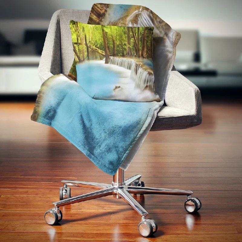 Queen - size blankets for standard - sized bedsDesignart 'Clam Huai Mae Kamin Waterfall' Landscape Fleece Throw Blanket Queen - size blankets for standard - sized bedsDesignart 'Clam Huai Mae Kamin Waterfall' Landscape Fleece Throw Blanket