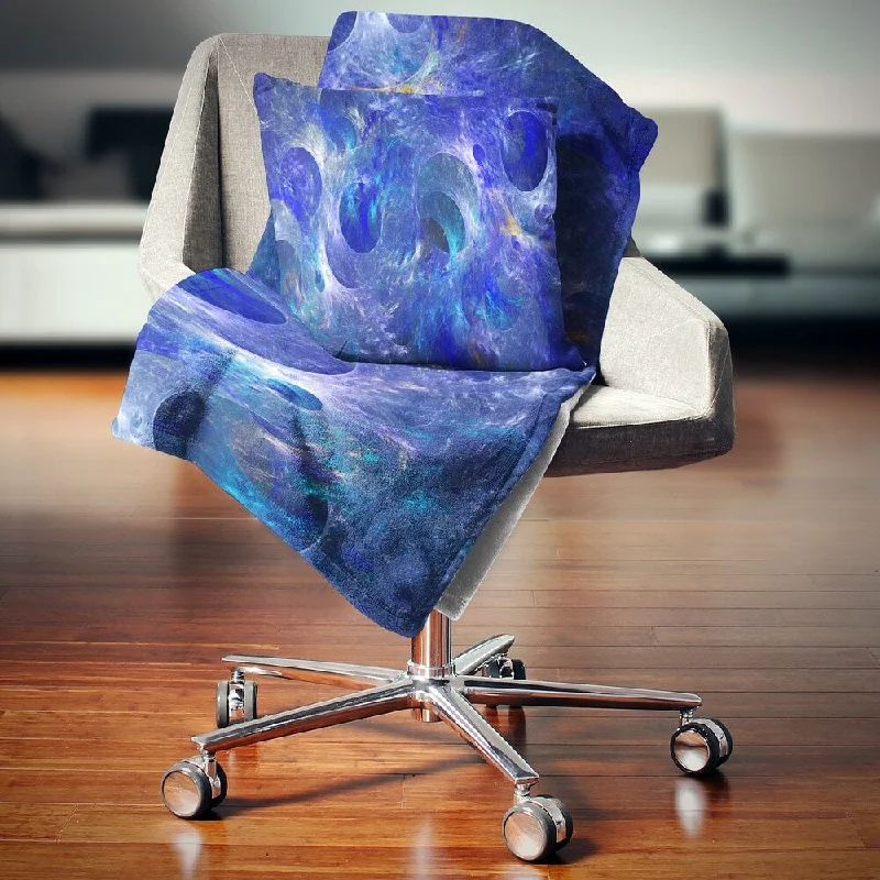 Queen - size blankets for standard - sized bedsDesignart 'Clear Blue Fractal Glass Texture' Abstract Throw Blanket