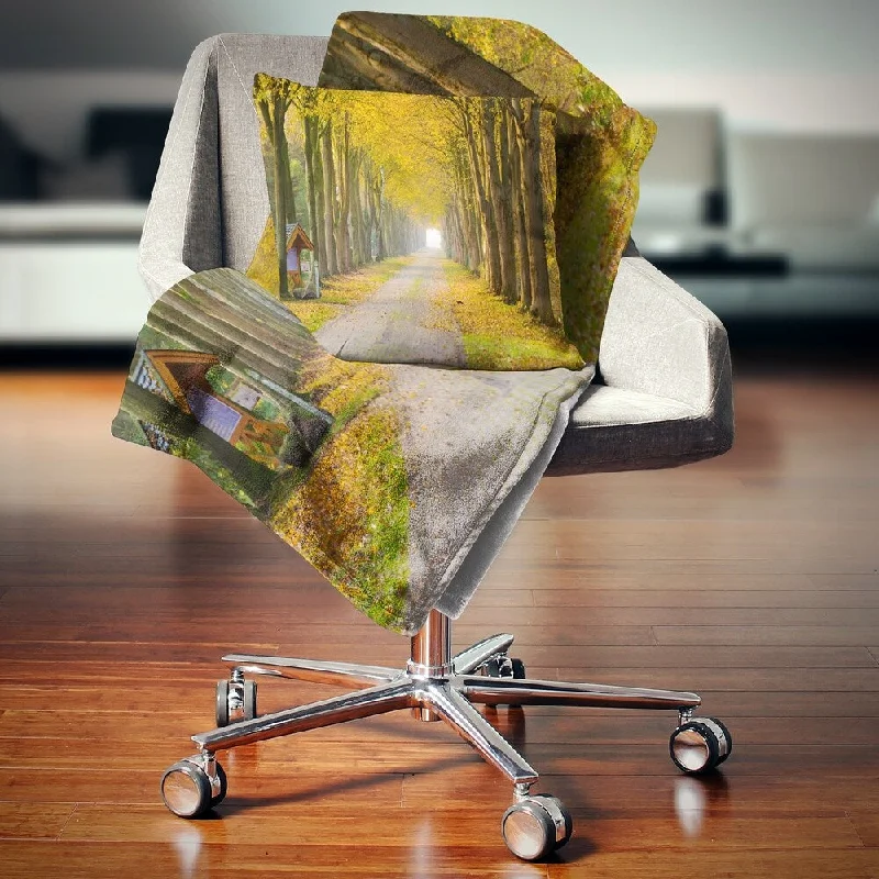 Bamboo fiber blankets with natural antibacterial propertiesDesignart 'Country Road Below Yellow Trees' Landscape Photography Throw Blanket Bamboo fiber blankets with natural antibacterial propertiesDesignart 'Country Road Below Yellow Trees' Landscape Photography Throw Blanket