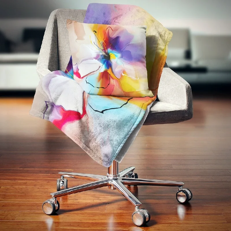 Mohair blankets with a unique sheen and softnessDesignart 'Creative Flower in Multiple Colors' Floral Throw Blanket
