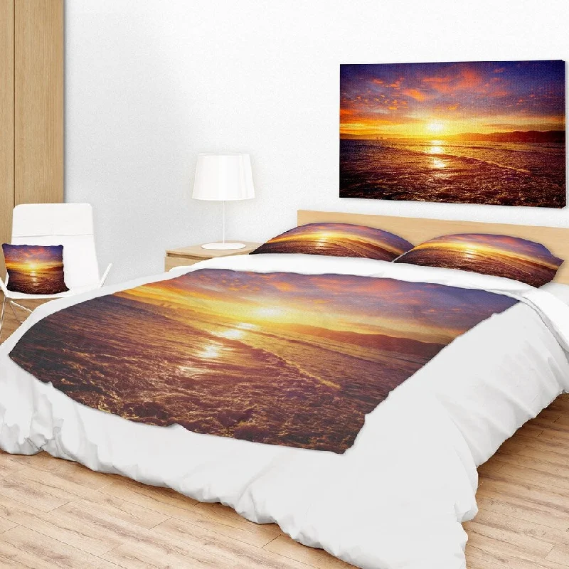 Recycled polyester blankets for an eco - conscious optionDesignart 'Cullera Playa Los Olivos Beach' Modern Beach Throw Blanket Recycled polyester blankets for an eco - conscious optionDesignart 'Cullera Playa Los Olivos Beach' Modern Beach Throw Blanket
