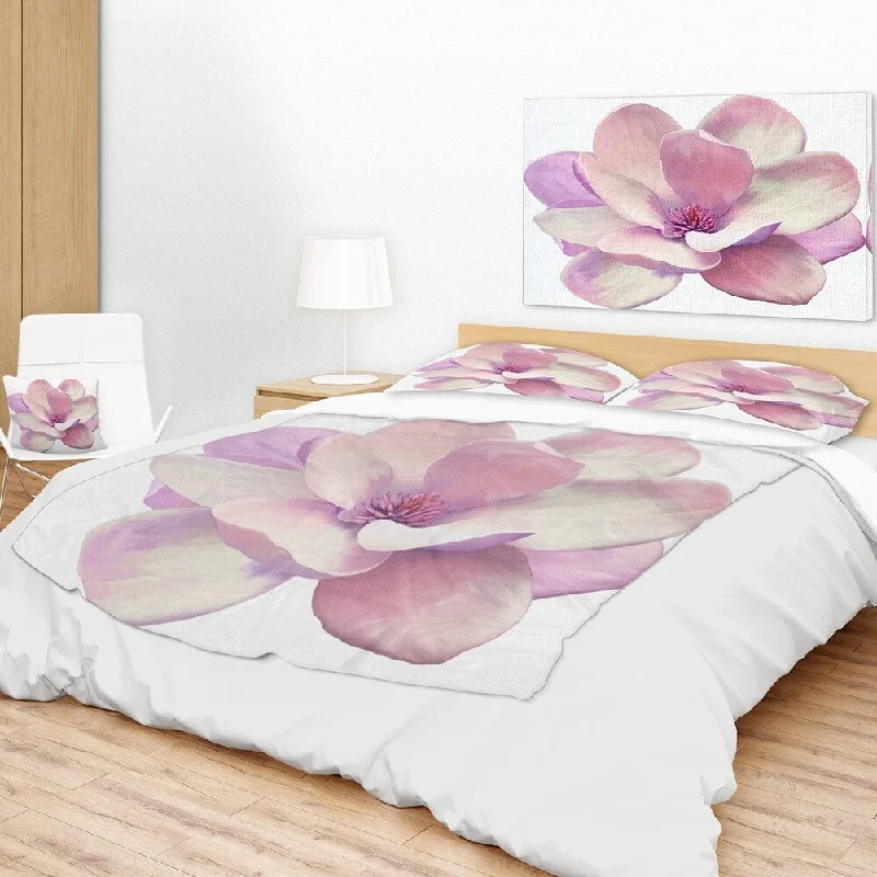 Fleece blankets for a cozy and plush textureDesignart 'Cute Light Pink Magnolia Flower' Flowers Throw Blanketwork Fleece blankets for a cozy and plush textureDesignart 'Cute Light Pink Magnolia Flower' Flowers Throw Blanketwork
