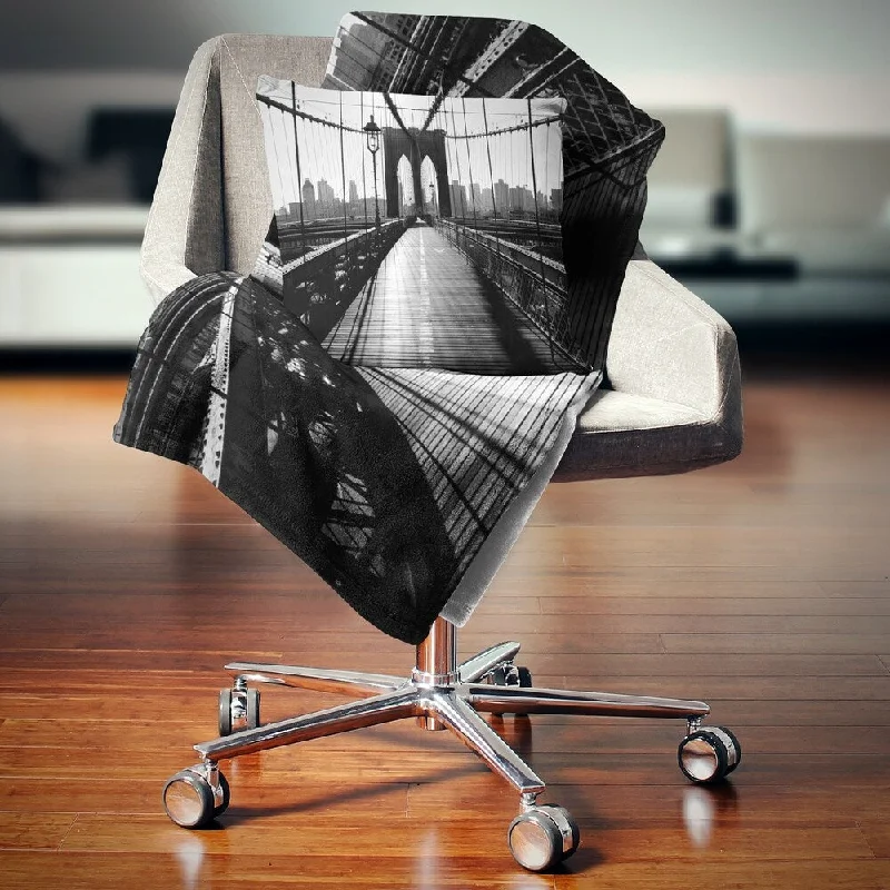 Queen - size blankets for standard - sized bedsDesignart 'Dark Brooklyn Bridge' Cityscape Photo Throw Blanket