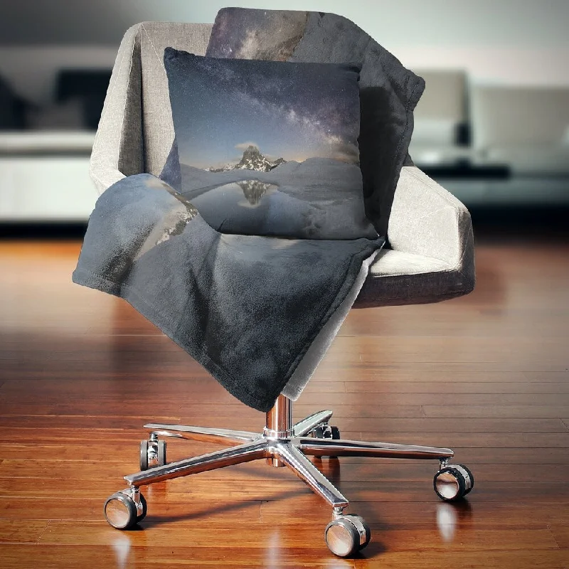 Alpaca wool blankets for a hypoallergenic and warm optionDesignart 'Dark Mountains in Spain' Landscape Photo Throw Blanket
