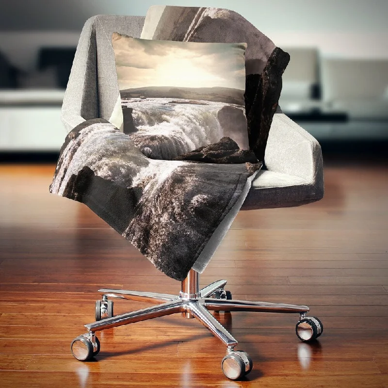 Recycled polyester blankets for an eco - conscious optionDesignart 'Dramatic Waterfalls in Iceland' Landscape Fleece Throw Blanket Recycled polyester blankets for an eco - conscious optionDesignart 'Dramatic Waterfalls in Iceland' Landscape Fleece Throw Blanket