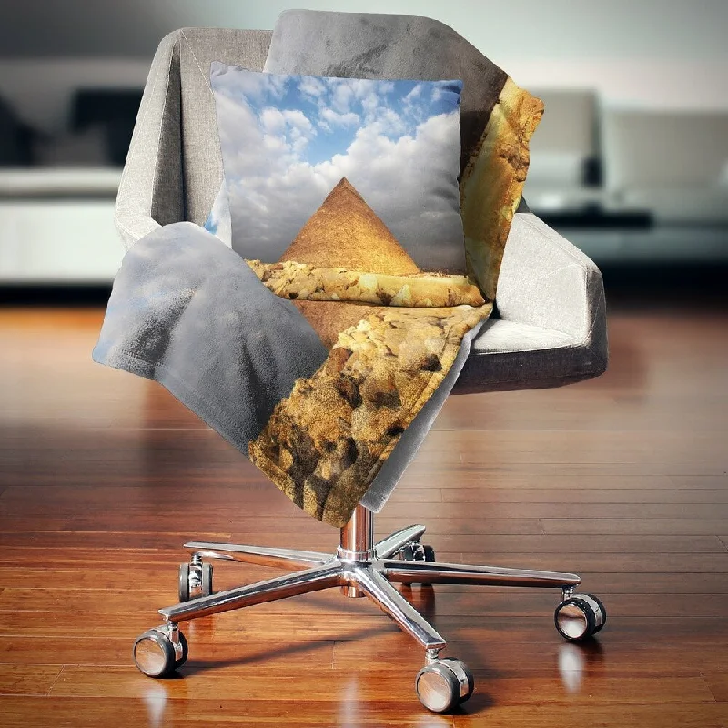 Acrylic blankets for a soft and affordable alternativeDesignart 'Egyptian Pyramid under Bright Sky' African Landscape Fleece Throw Blanket Acrylic blankets for a soft and affordable alternativeDesignart 'Egyptian Pyramid under Bright Sky' African Landscape Fleece Throw Blanket