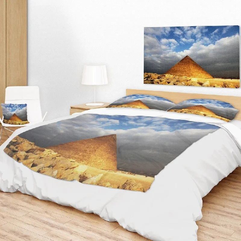 Bamboo fiber blankets with natural antibacterial propertiesDesignart 'Egyptian Pyramid under Bright Sky' African Landscape Fleece Throw Blanket