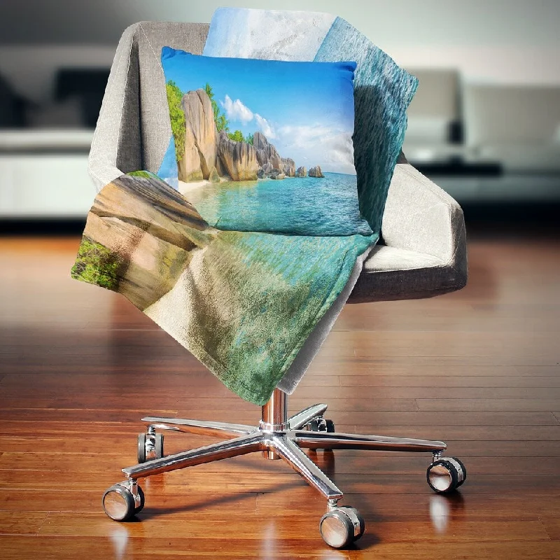 Alpaca wool blankets for a hypoallergenic and warm optionDesignart 'Fantastic Seychelles Seashore' Seascape Throw Blanket