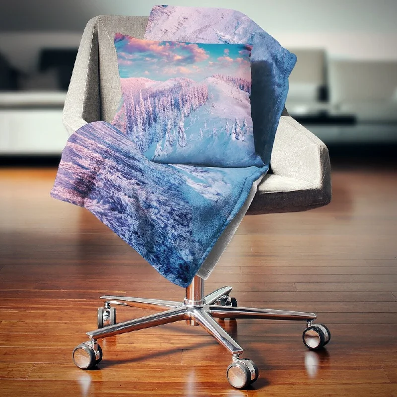 Wool blankets with natural warmth and insulationDesignart 'Fantastic Sunrise over the Carpathians' Landscape Fleece Throw Blanket Wool blankets with natural warmth and insulationDesignart 'Fantastic Sunrise over the Carpathians' Landscape Fleece Throw Blanket