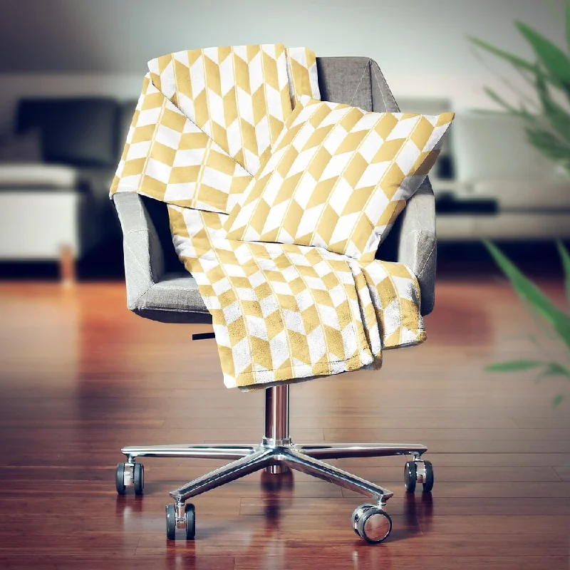 Silk blankets with a smooth and elegant touchDesignart' Geometric Pattern I' Modern Throw Blanket - 71x59