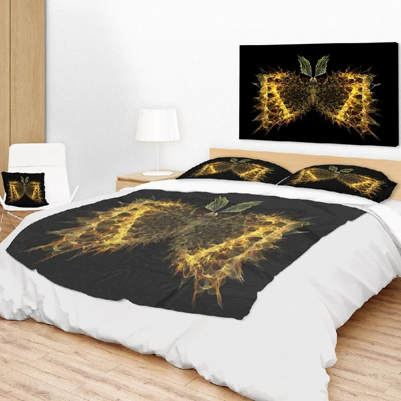 Alpaca wool blankets for a hypoallergenic and warm optionDesignart 'Golden Fractal Butterfly in Dark' Abstract Throw Blanket Alpaca wool blankets for a hypoallergenic and warm optionDesignart 'Golden Fractal Butterfly in Dark' Abstract Throw Blanket
