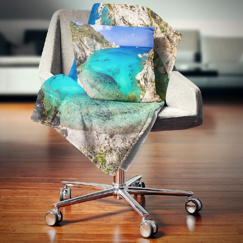 Mohair blankets with a unique sheen and softnessDesignart 'Greece Beaches of Milos Island' Landscape Fleece Throw Blanket Mohair blankets with a unique sheen and softnessDesignart 'Greece Beaches of Milos Island' Landscape Fleece Throw Blanket