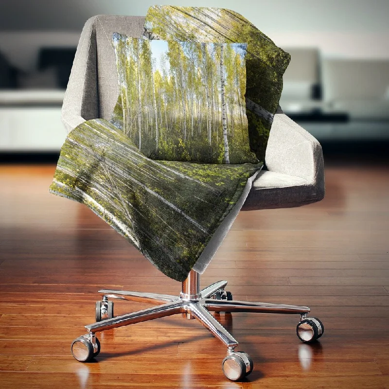 Chenille blankets with a thick and fuzzy textureDesignart 'Green Autumn Trees' Landscape Photography Throw Blanket