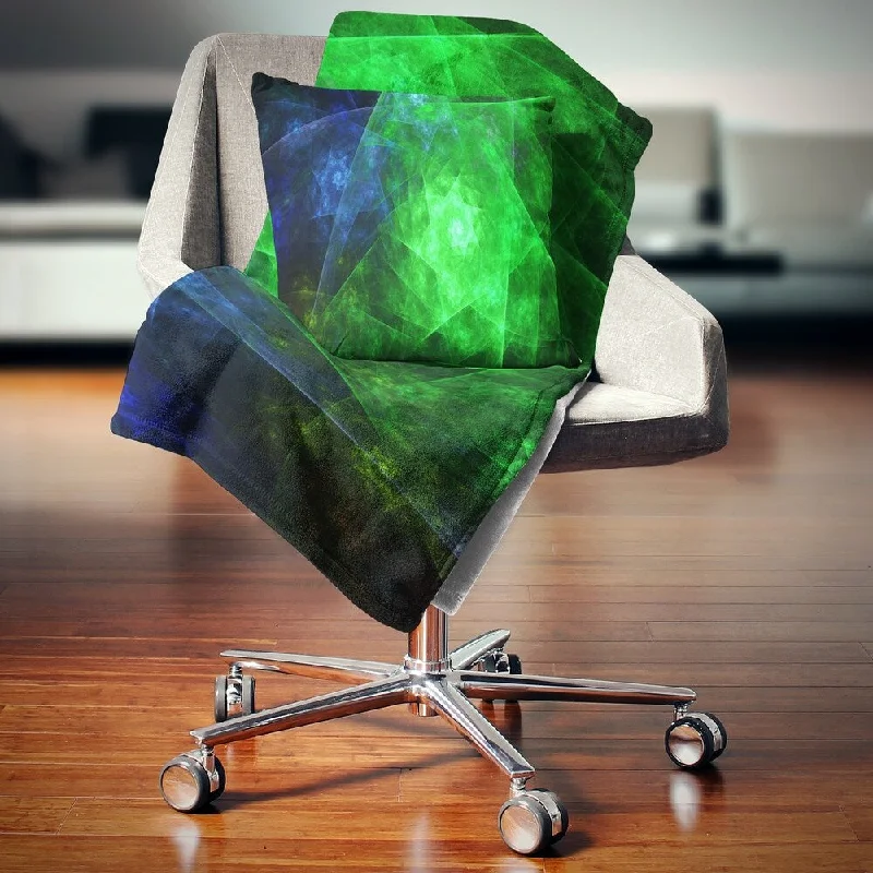 Alpaca wool blankets for a hypoallergenic and warm optionDesignart 'Green Rotating Polyhedron' Abstract Throw Blanket