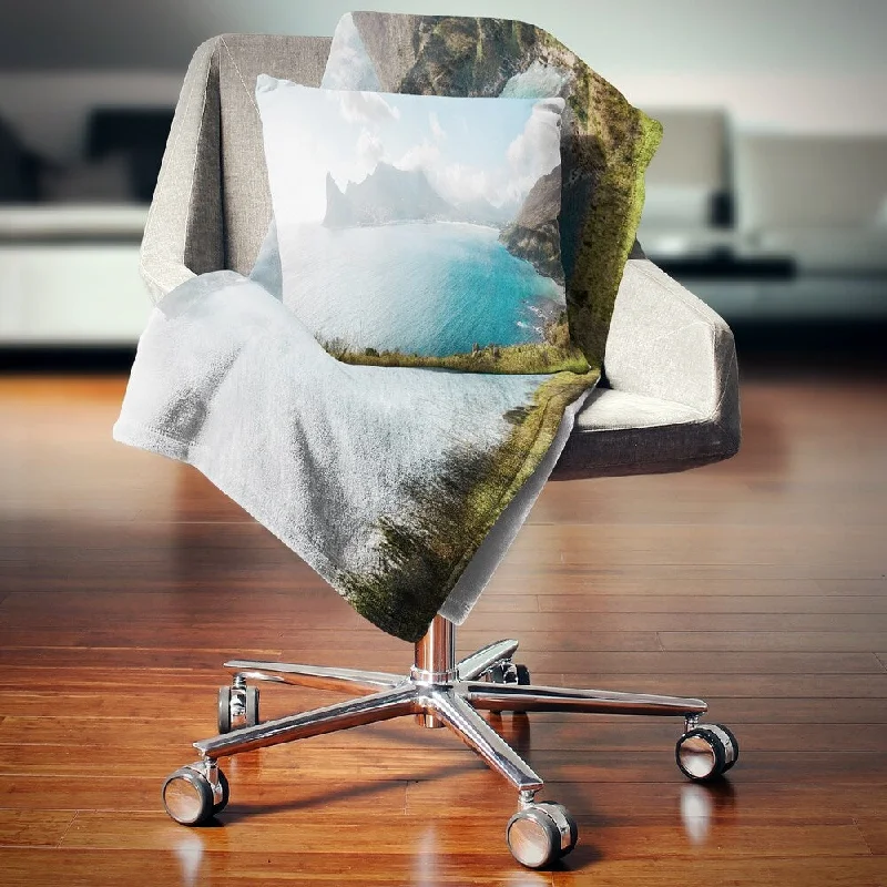 Rayon from bamboo blankets for a silky and breathable feelDesignart 'Hout Bay from Chapman Peak' Seashore Photo Throw Blanket Rayon from bamboo blankets for a silky and breathable feelDesignart 'Hout Bay from Chapman Peak' Seashore Photo Throw Blanket