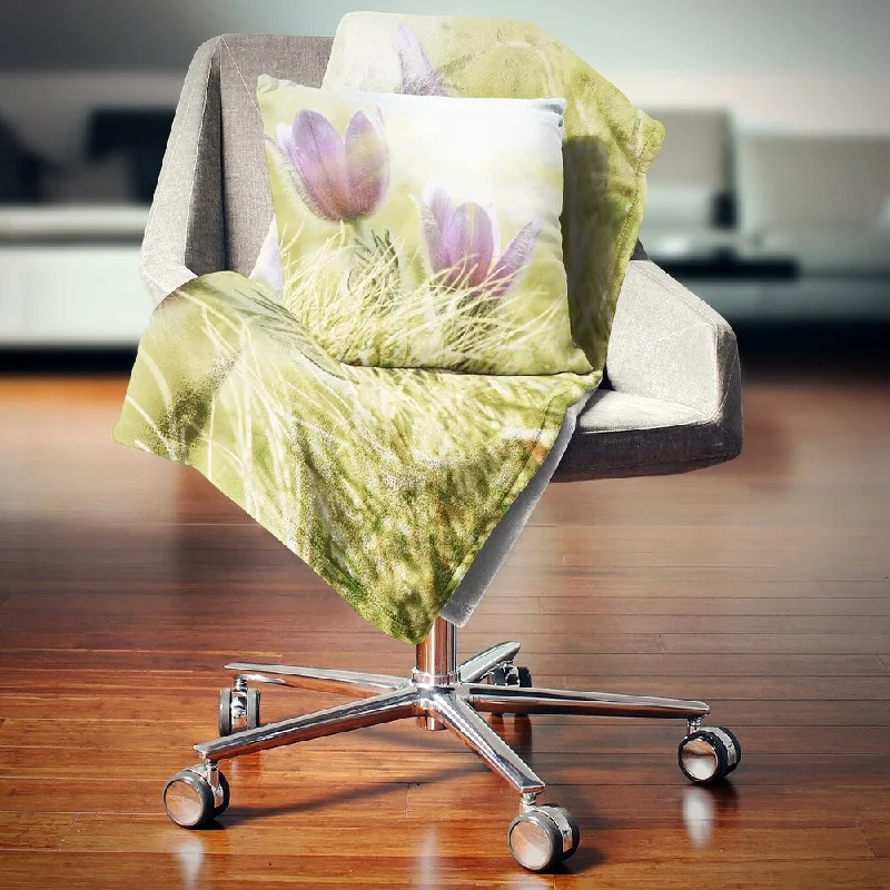 Cotton blankets for breathability and a lightweight feelDesignart 'Large Purple Flowers in Green Grass' Floral Throw Blanket