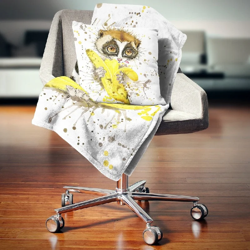 Bamboo fiber blankets with natural antibacterial propertiesDesignart 'Lemur Eating Banana Graphics Art' Animal Throw Blanket Bamboo fiber blankets with natural antibacterial propertiesDesignart 'Lemur Eating Banana Graphics Art' Animal Throw Blanket