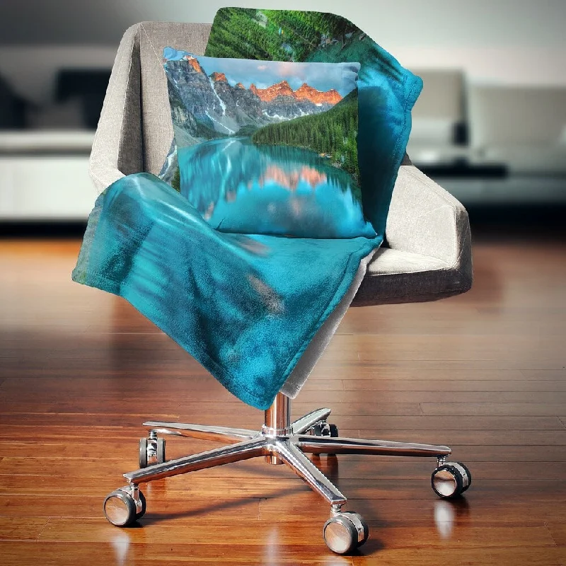 Chenille blankets with a thick and fuzzy textureDesignart 'Moraine Lake Sunrise' Landscape Photography Throw Blanket