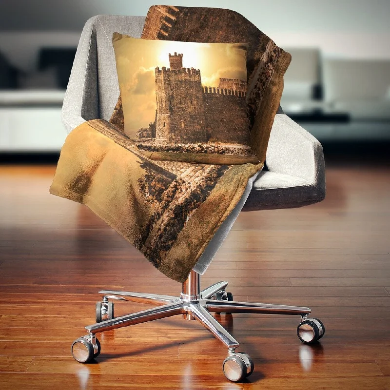 Cashmere blankets for ultimate softness and luxuryDesignart 'Old Castle at Sunset' Landscape Fleece Throw Blanket Cashmere blankets for ultimate softness and luxuryDesignart 'Old Castle at Sunset' Landscape Fleece Throw Blanket