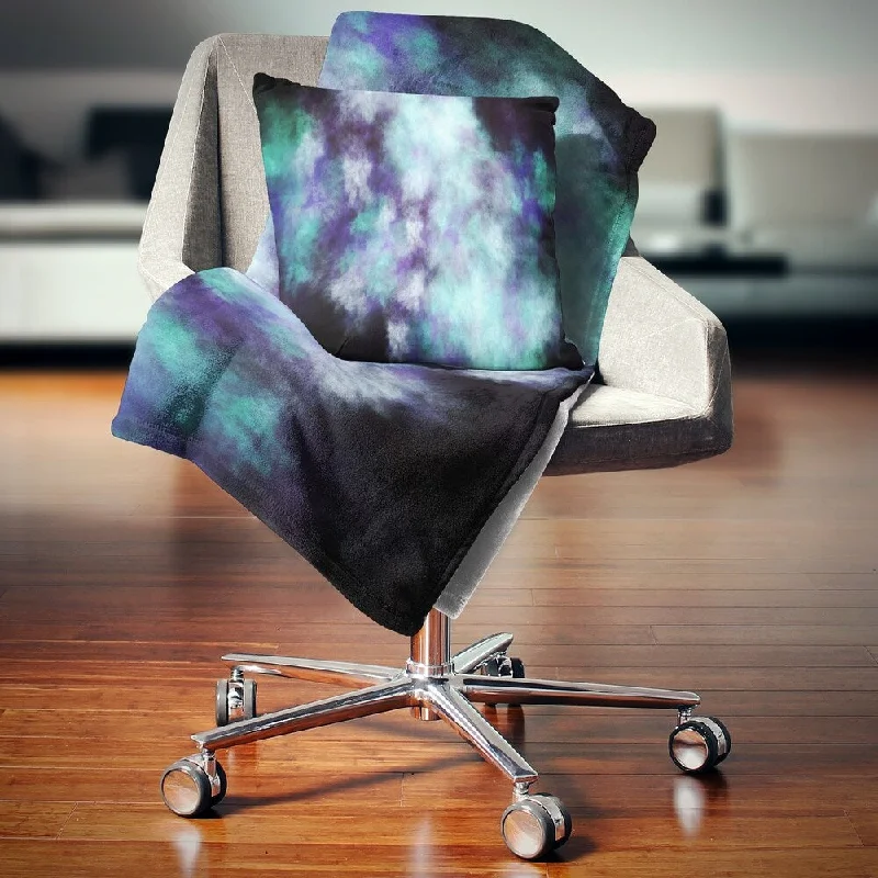 Alpaca wool blankets for a hypoallergenic and warm optionDesignart 'Perfect Flowery Starry Sky' Abstract Throw Blanket Alpaca wool blankets for a hypoallergenic and warm optionDesignart 'Perfect Flowery Starry Sky' Abstract Throw Blanket
