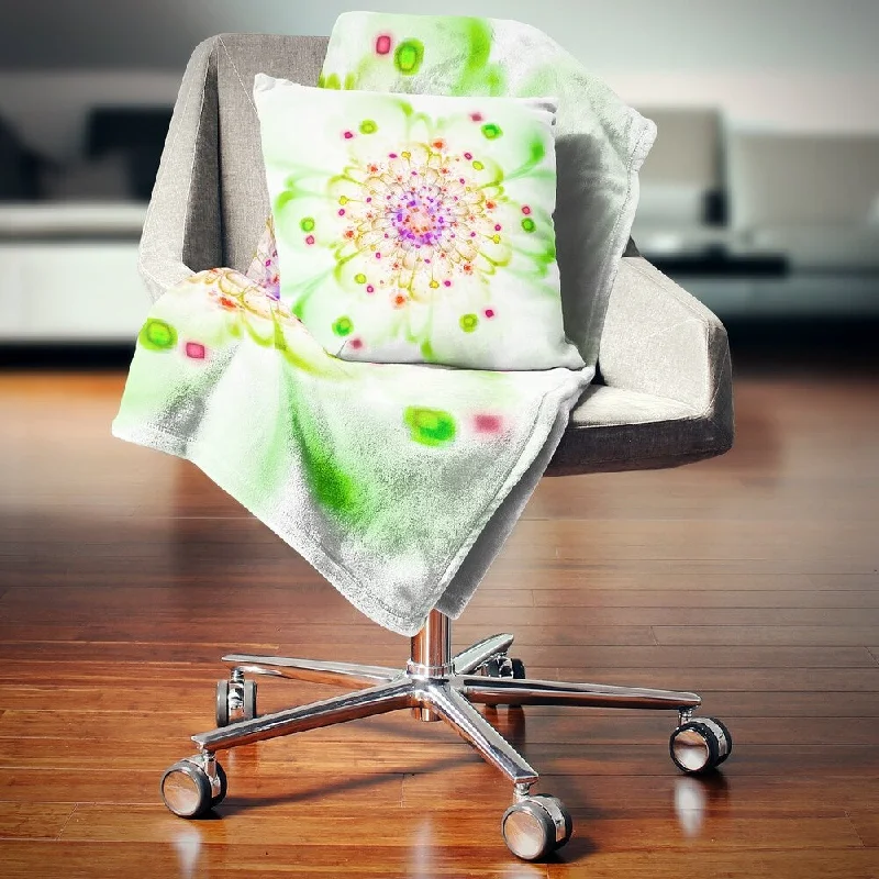Linen blankets with a rustic and textured lookDesignart 'Perfect Glowing Fractal Flower in Green' Floral Throw Blanket