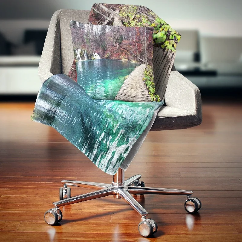 Alpaca wool blankets for a hypoallergenic and warm optionDesignart 'Plitvice Lakes National Lark' Landscape Photography Throw Blanket Alpaca wool blankets for a hypoallergenic and warm optionDesignart 'Plitvice Lakes National Lark' Landscape Photography Throw Blanket