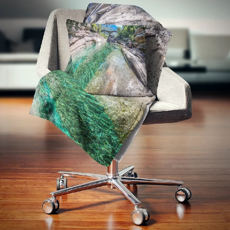 Mohair blankets with a unique sheen and softnessDesignart 'Ponte Dei Salti Val Verzasca' Landscape Photo Throw Blanket Mohair blankets with a unique sheen and softnessDesignart 'Ponte Dei Salti Val Verzasca' Landscape Photo Throw Blanket