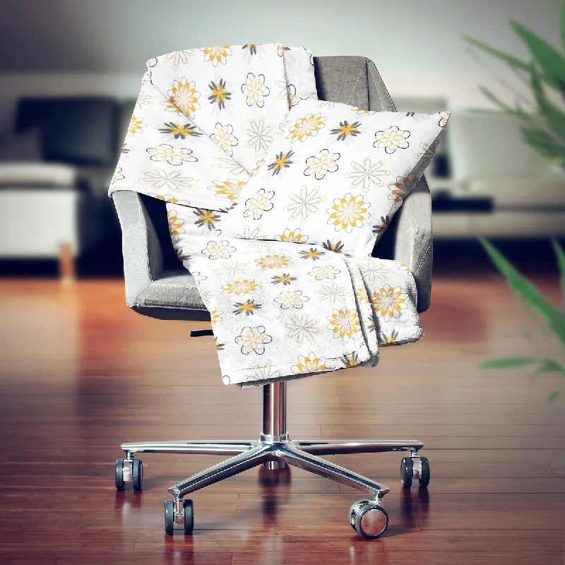 Alpaca wool blankets for a hypoallergenic and warm optionDesignart' Retro Floral Pattern VIII' Modern Throw Blanket - 71x59 Alpaca wool blankets for a hypoallergenic and warm optionDesignart' Retro Floral Pattern VIII' Modern Throw Blanket - 71x59