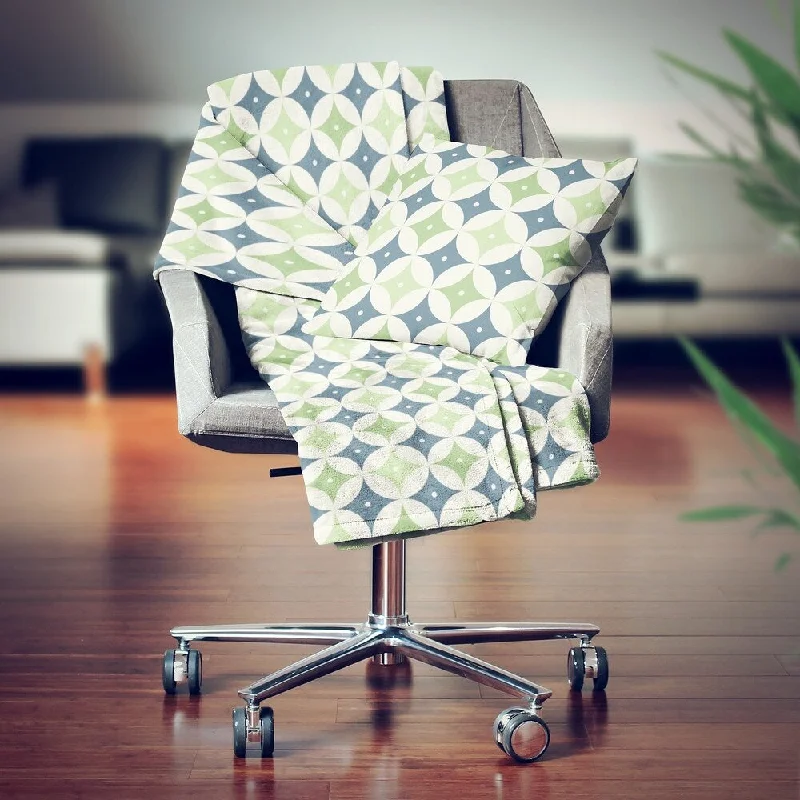 Mohair blankets with a unique sheen and softnessDesignart' Retro Geometric Design V' Modern Throw Blanket - 71x59 Mohair blankets with a unique sheen and softnessDesignart' Retro Geometric Design V' Modern Throw Blanket - 71x59