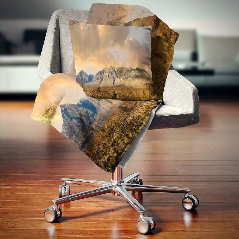 Cotton blankets for breathability and a lightweight feelDesignart 'Sierra Nevada Mountain' Landscape Fleece Throw Blanket