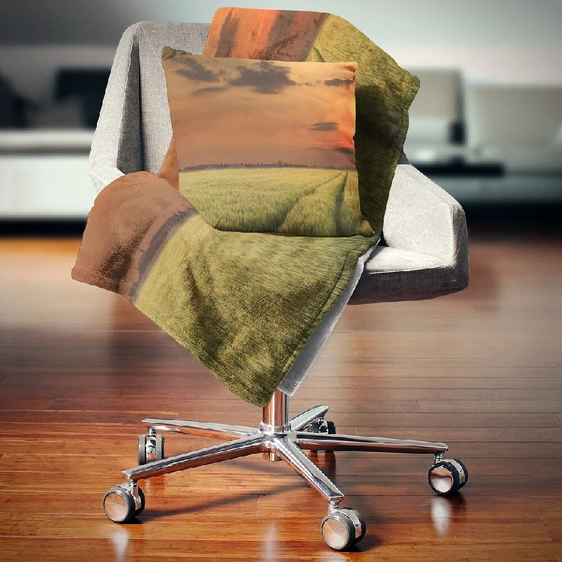 King - size blankets to cover large beds comfortablyDesignart 'Sunset over a Field of Cereals' Landscape Fleece Throw Blanket King - size blankets to cover large beds comfortablyDesignart 'Sunset over a Field of Cereals' Landscape Fleece Throw Blanket