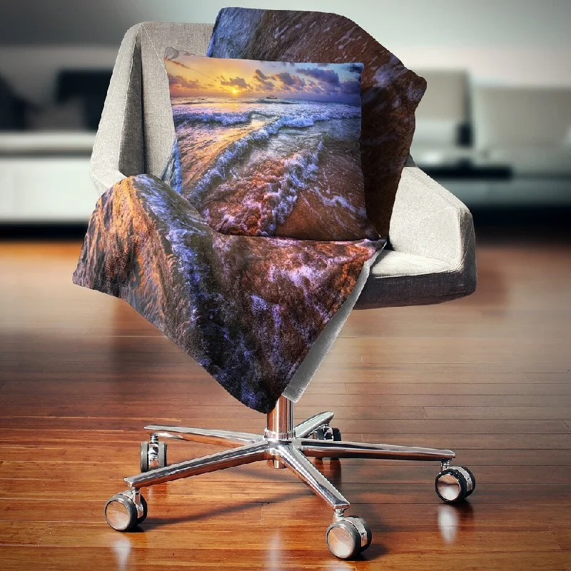 Silk blankets with a smooth and elegant touchDesignart 'Sunset over Blue Tinged Waves' Seashore Photo Throw Blanket