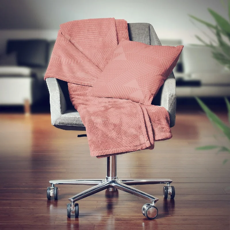 Linen blankets with a rustic and textured lookDesignart' Triangual Retro Coral Pattern' Modern Throw Blanket - 71x59
