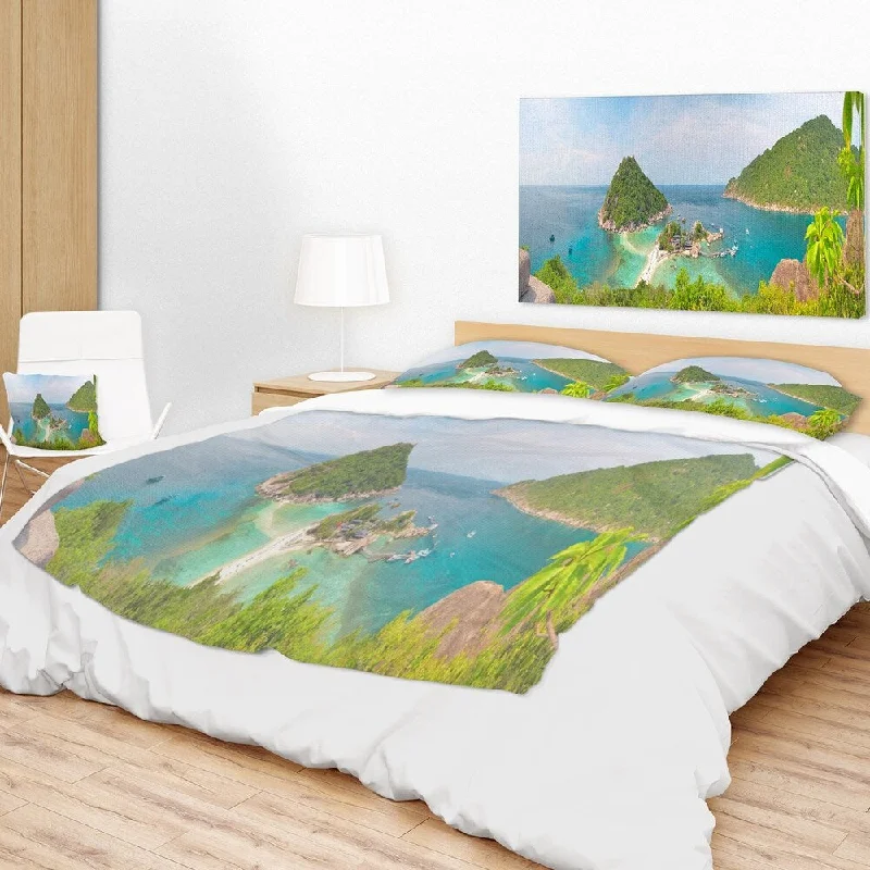 Synthetic fiber blend blankets for a budget - friendly choiceDesignart 'Tropical Island Panorama' Landscape Photography Throw Blanket