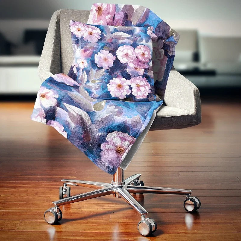 Bamboo fiber blankets with natural antibacterial propertiesDesignart 'White Briar in Classical Style' Floral Throw Blanket Bamboo fiber blankets with natural antibacterial propertiesDesignart 'White Briar in Classical Style' Floral Throw Blanket